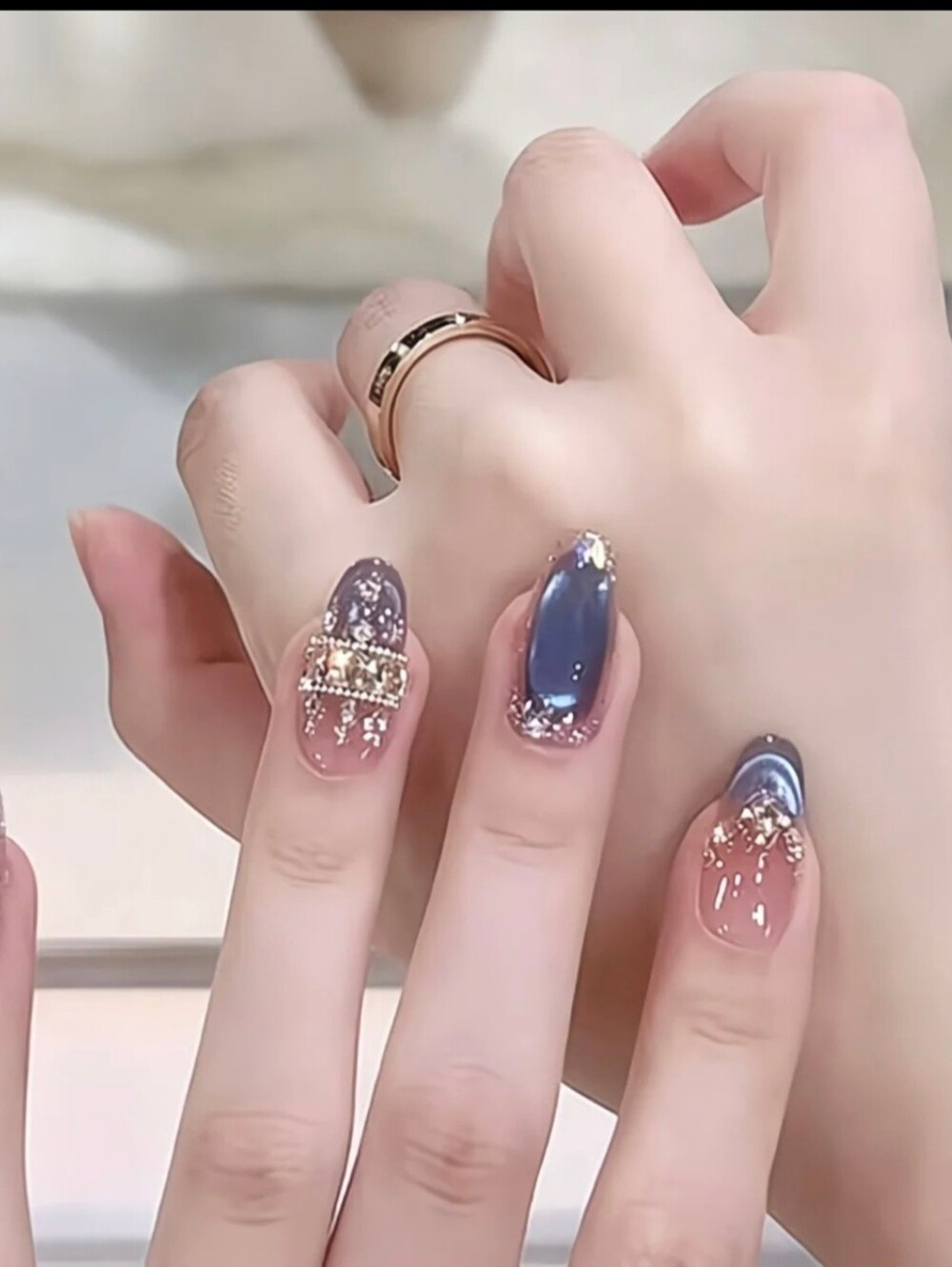 Press on nails